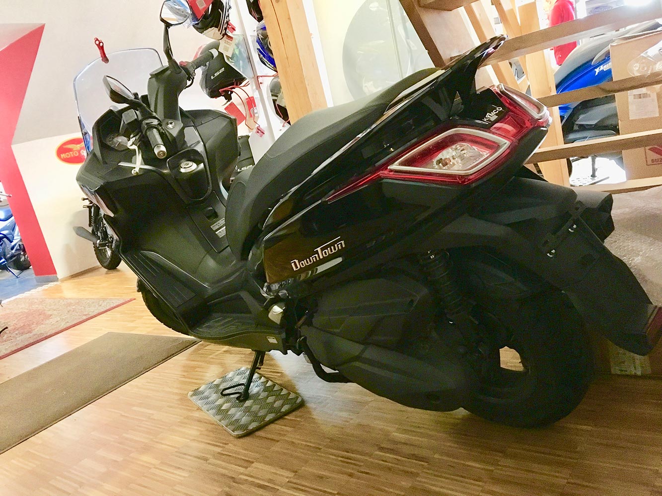KYMCO Roller Downtown 350