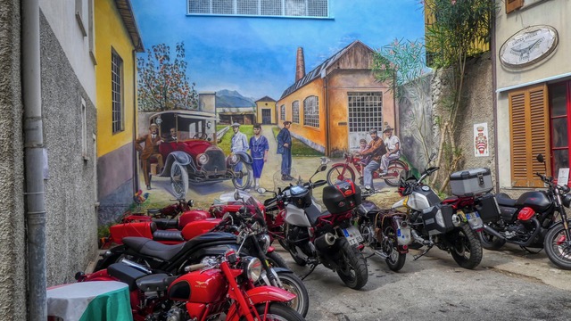 Motorrad-Diele - Unterwegs zum 100-jährigen Jubiläum der Tradionsmarke MOTO GUZZI