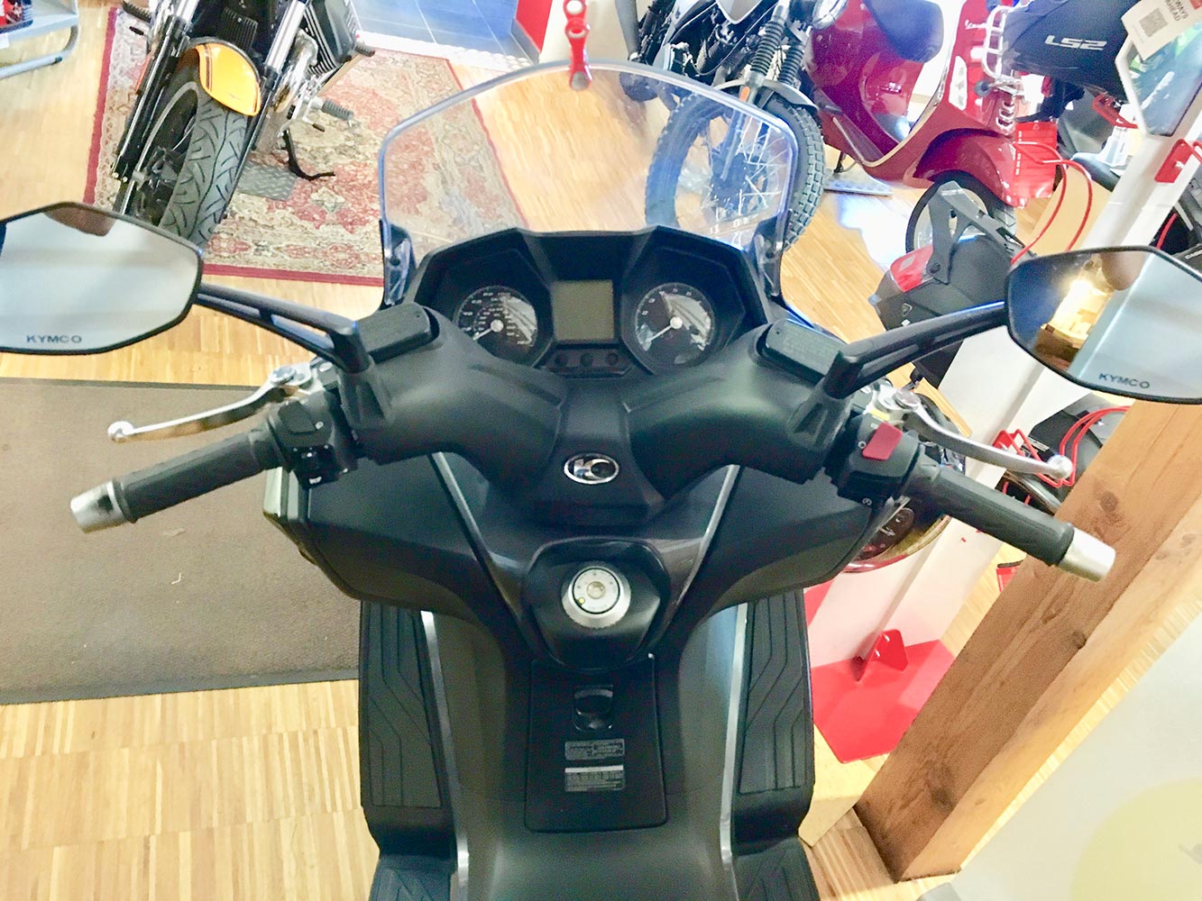 KYMCO Roller Downtown 350